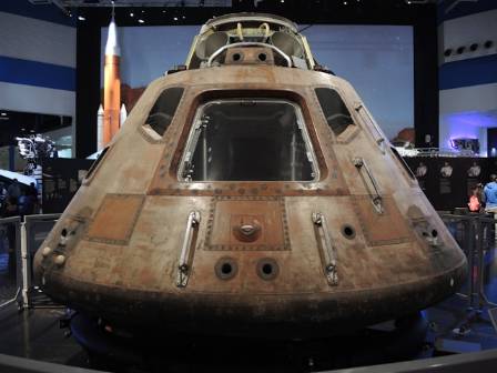 Manned mission to Moon fires engines to leave Earth’s orbit